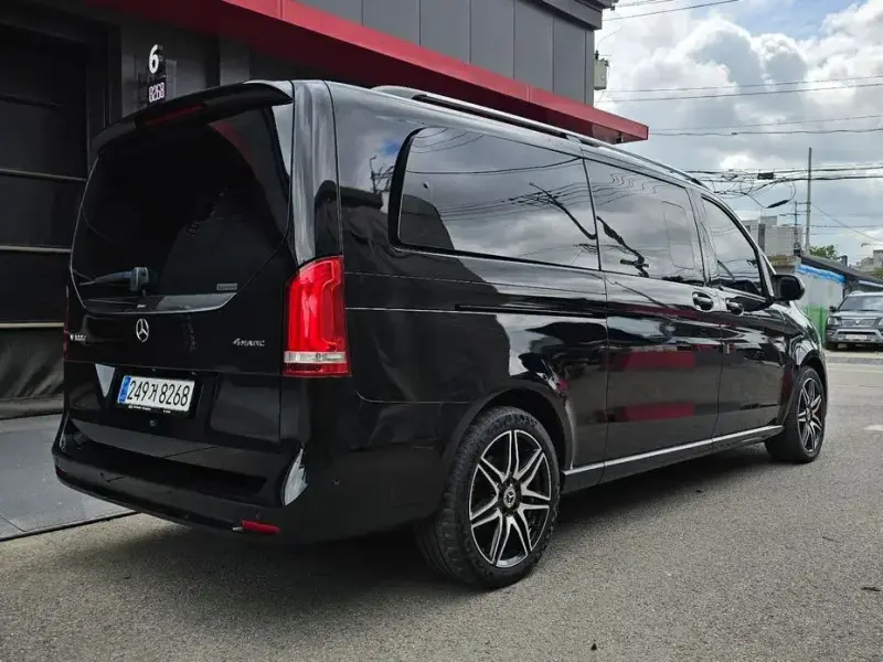 2023 Mercedes-Benz V-Класс с пробегом 49 215 км
