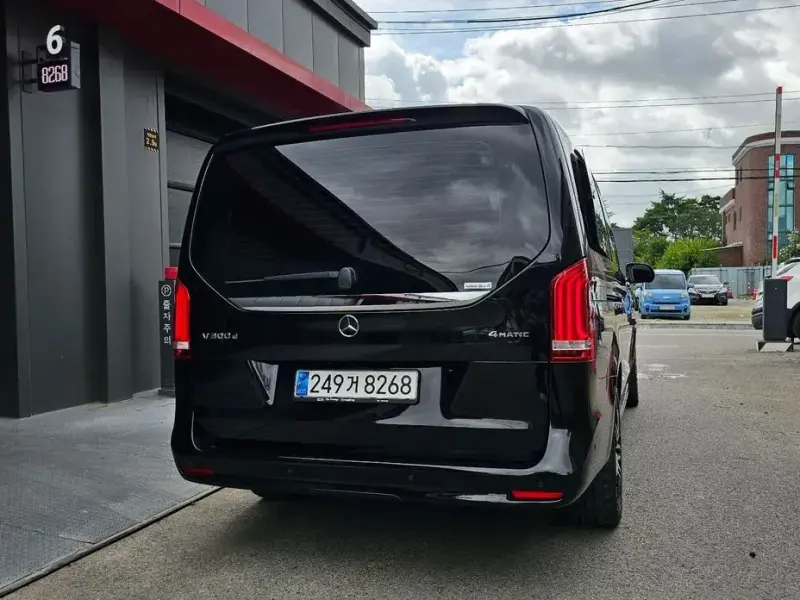 2023 Mercedes-Benz V-Класс с пробегом 49 215 км