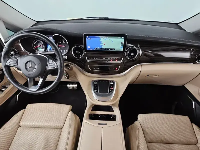 2023 Mercedes-Benz V-Класс с пробегом 49 215 км