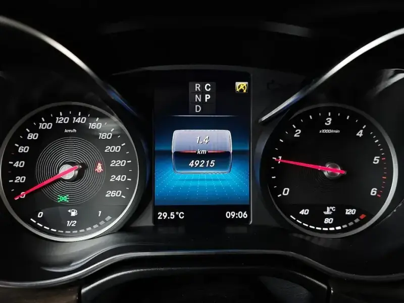 2023 Mercedes-Benz V-Класс с пробегом 49 215 км