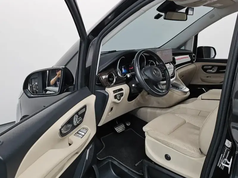2023 Mercedes-Benz V-Класс с пробегом 49 215 км