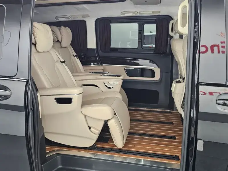 2023 Mercedes-Benz V-Класс с пробегом 49 215 км