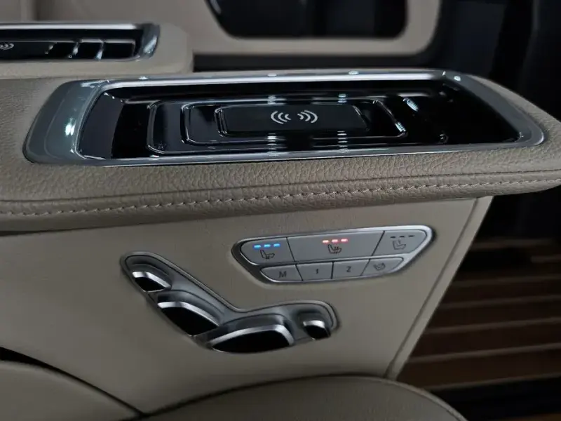 2023 Mercedes-Benz V-Класс с пробегом 49 215 км