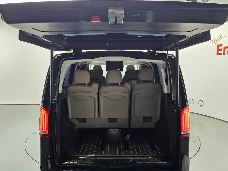 2023 Mercedes-Benz V-Класс с пробегом 49 215 км
