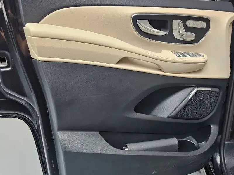 2023 Mercedes-Benz V-Класс с пробегом 49 215 км