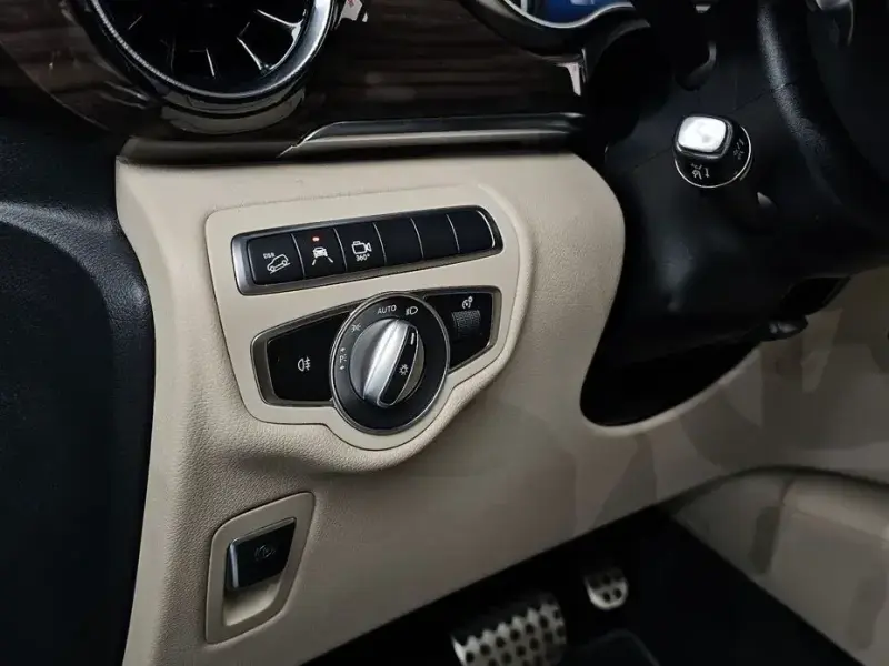 2023 Mercedes-Benz V-Класс с пробегом 49 215 км