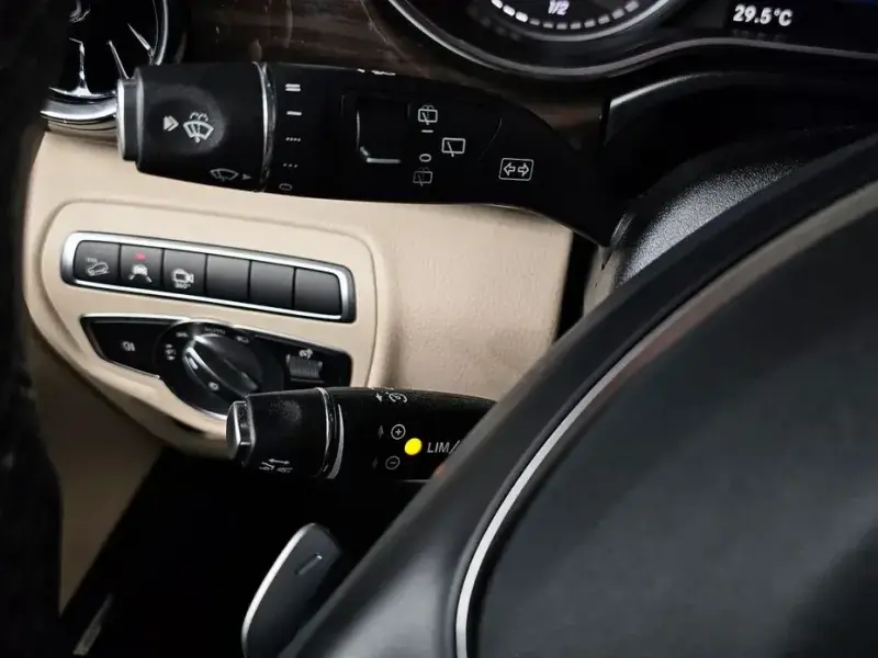2023 Mercedes-Benz V-Класс с пробегом 49 215 км