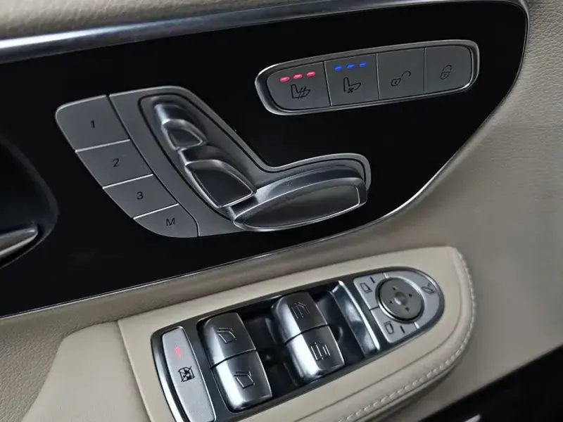 2023 Mercedes-Benz V-Класс с пробегом 49 215 км