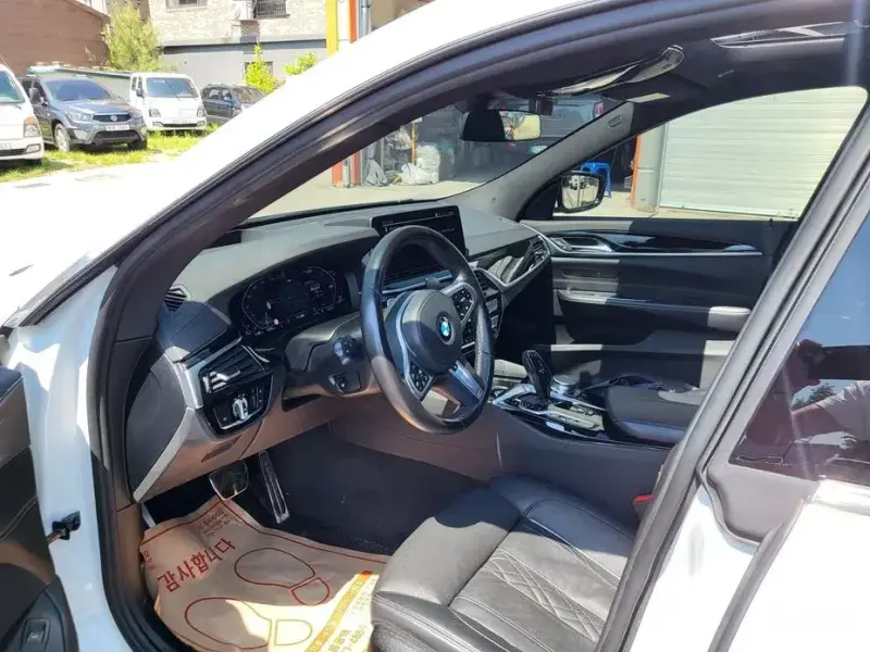2021 BMW 6 серии с пробегом 90 756 км