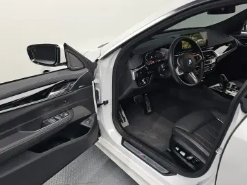 2024 BMW 6 серии с пробегом 22 208 км