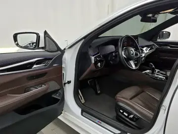 2022 BMW 6 серии с пробегом 65 907 км