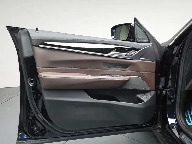2022 BMW 6 серии с пробегом 32 253 км