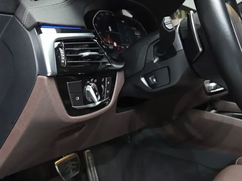 2022 BMW 6 серии с пробегом 32 253 км
