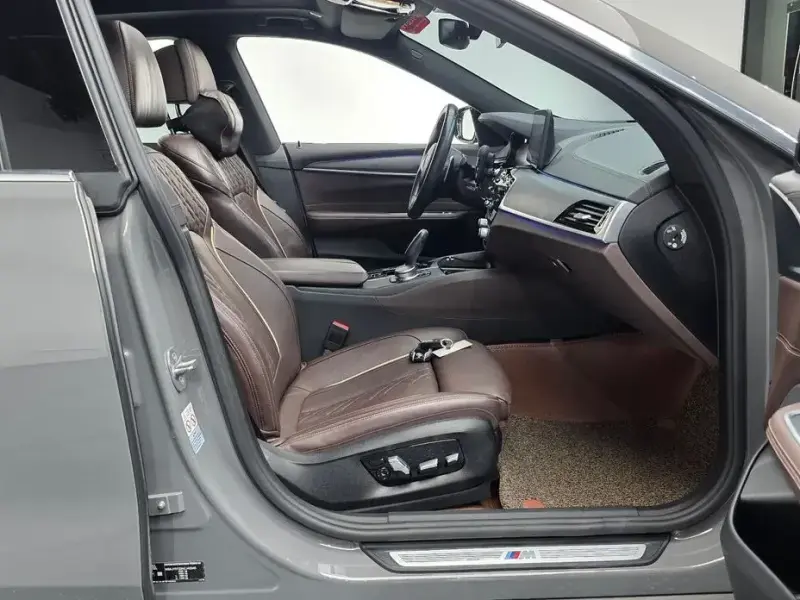 2022 BMW 6 серии с пробегом 125 997 км