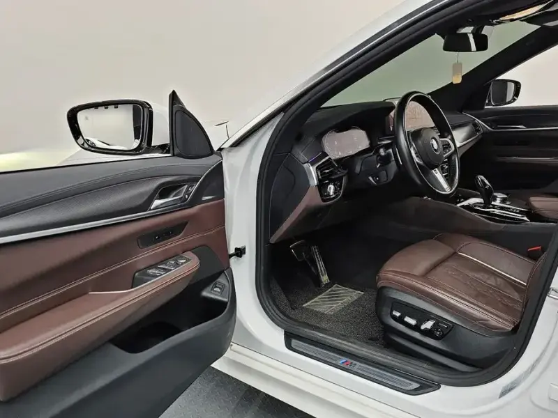 2023 BMW 6 серии с пробегом 71 900 км