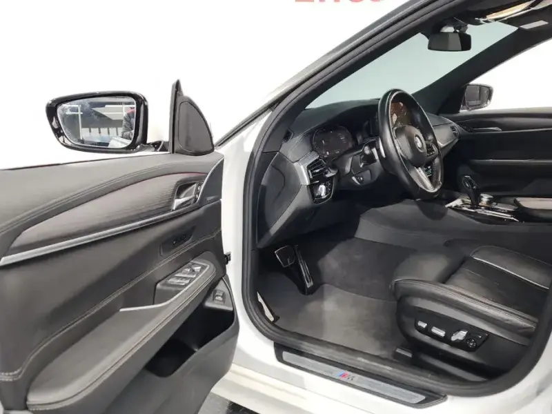 2022 BMW 6 серии с пробегом 71 216 км