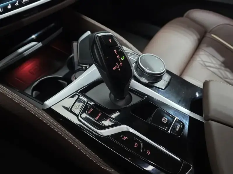 2023 BMW 6 серии с пробегом 27 484 км