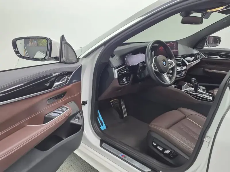 2023 BMW 6 серии с пробегом 27 484 км