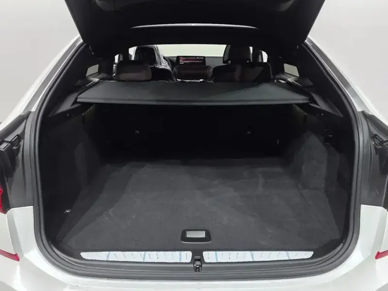 2023 BMW 6 серии с пробегом 27 484 км