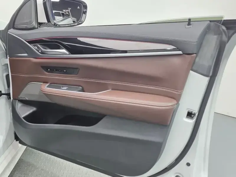 2023 BMW 6 серии с пробегом 27 484 км