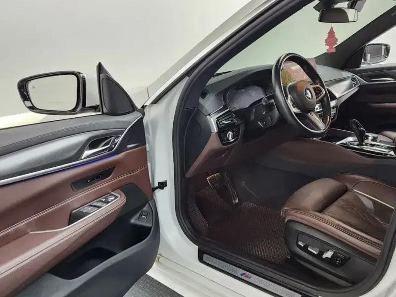 2023 BMW 6 серии с пробегом 70 662 км