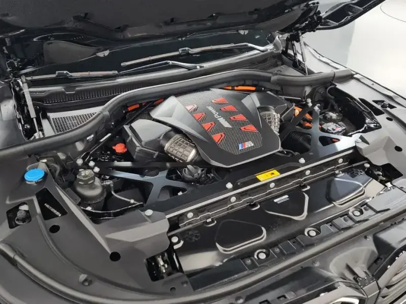 2025 BMW XM с пробегом 13 865 км