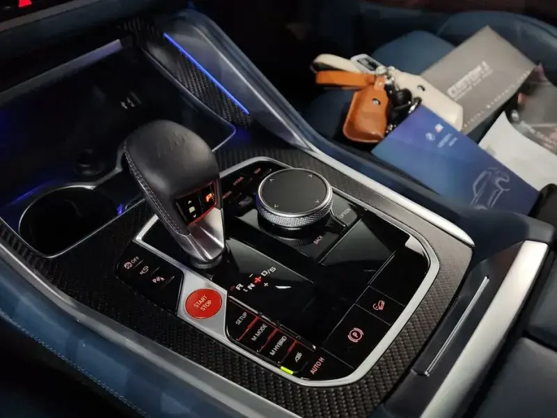 2025 BMW XM с пробегом 13 865 км