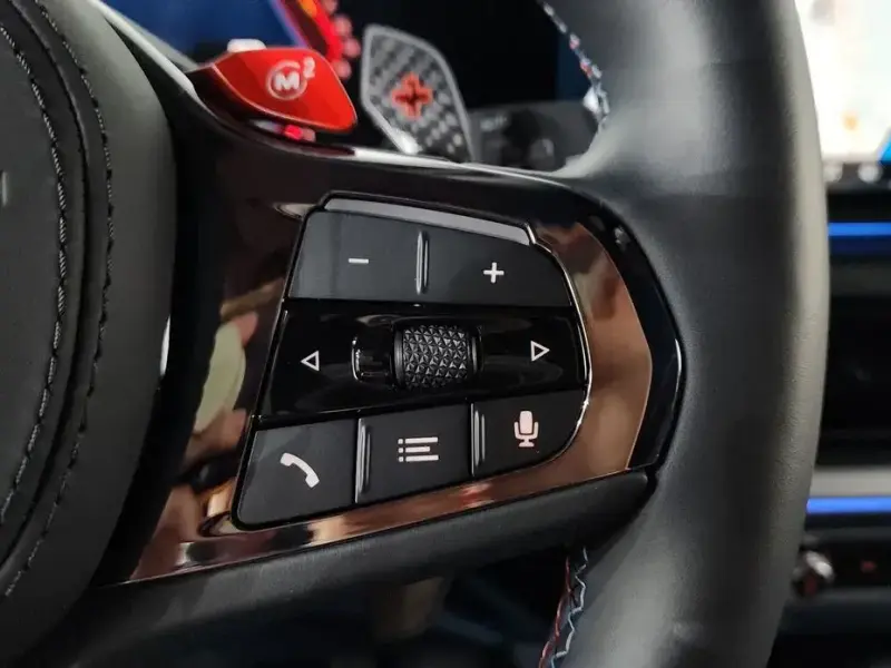 2025 BMW XM с пробегом 13 865 км