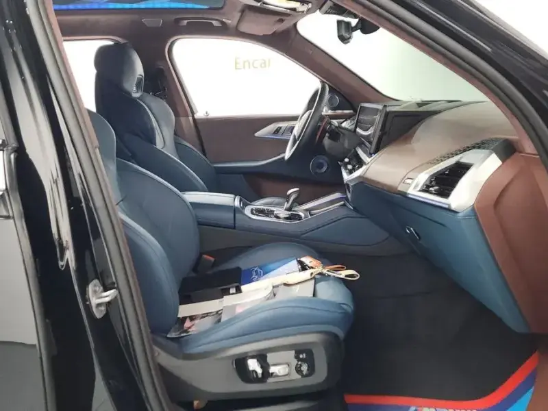 2025 BMW XM с пробегом 13 865 км