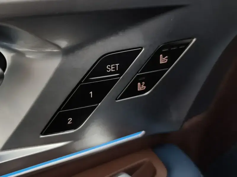 2025 BMW XM с пробегом 19 227 км