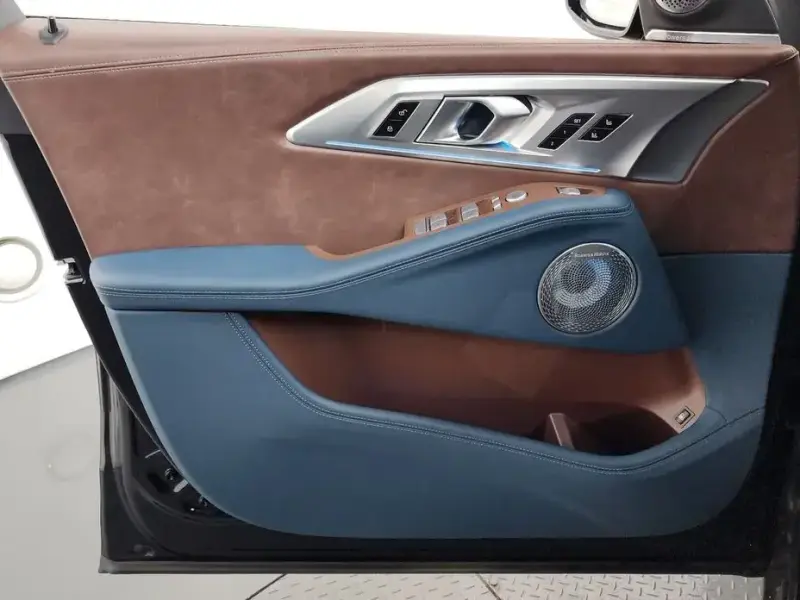 2025 BMW XM с пробегом 19 227 км