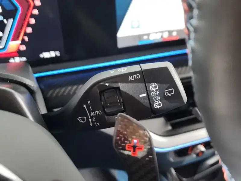 2025 BMW XM с пробегом 13 865 км