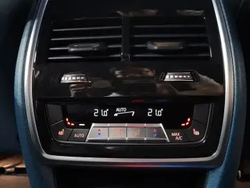 2025 BMW XM с пробегом 13 865 км