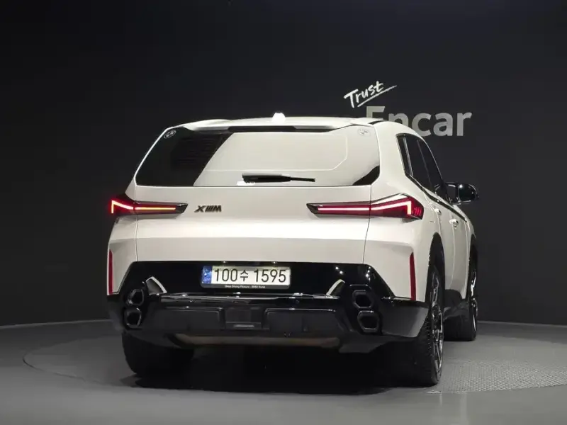 2023 BMW XM с пробегом 81 976 км