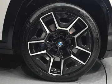 2023 BMW XM с пробегом 81 976 км