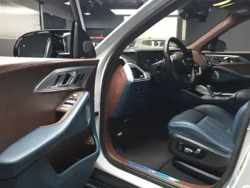 2023 BMW XM с пробегом 81 976 км
