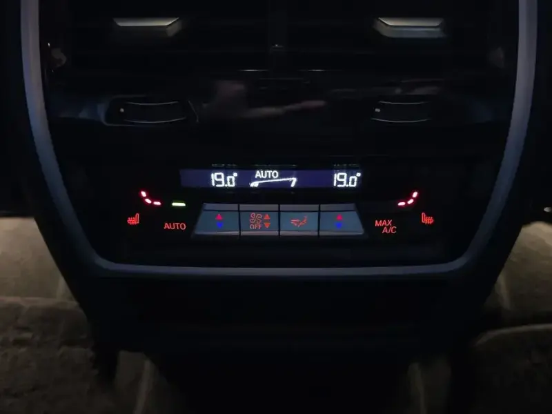 2023 BMW XM с пробегом 81 976 км