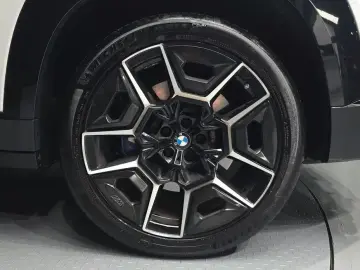 2023 BMW XM с пробегом 81 976 км