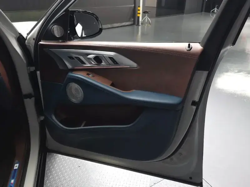 2023 BMW XM с пробегом 81 976 км
