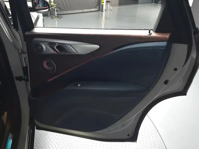 2023 BMW XM с пробегом 81 976 км