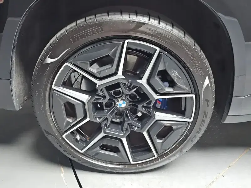 2023 BMW XM с пробегом 40 728 км