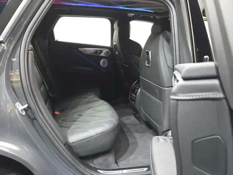 2025 BMW XM с пробегом 7 394 км