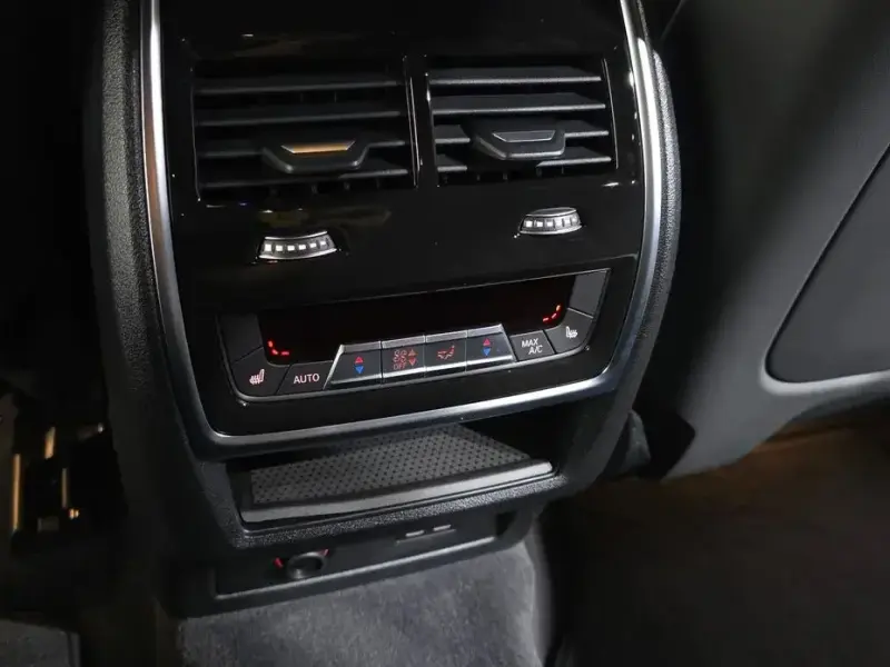 2025 BMW XM с пробегом 7 394 км