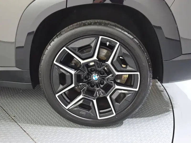 2025 BMW XM с пробегом 7 394 км