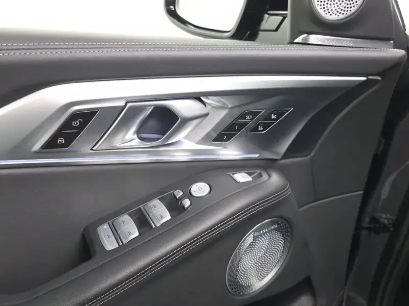 2025 BMW XM с пробегом 7 394 км