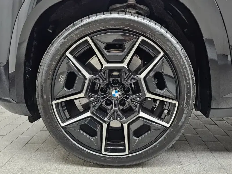 2025 BMW XM с пробегом 9 431 км