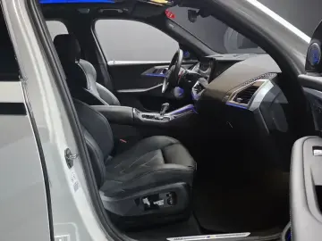 2023 BMW XM с пробегом 27 874 км