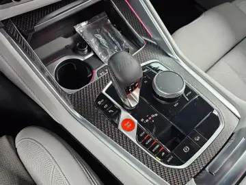 2025 BMW XM с пробегом 9 431 км