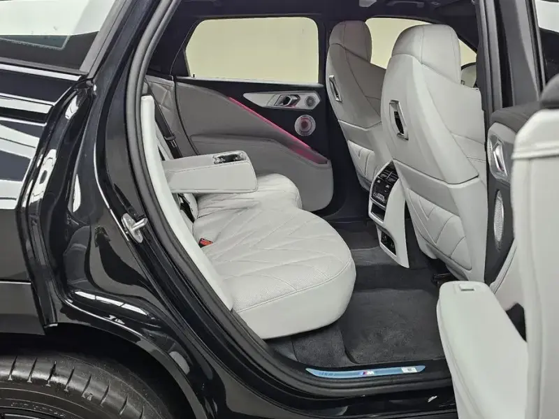 2025 BMW XM с пробегом 9 431 км