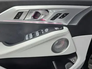 2025 BMW XM с пробегом 9 431 км